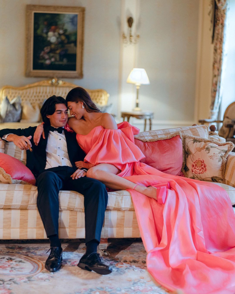 Katie Julia Katie Julia.jpg