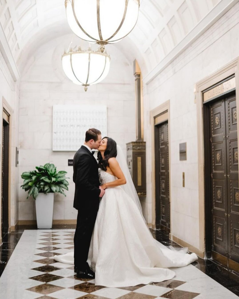 48_ritzcarltonphiladelphia_1708007039_3303324925711456236_5783566485.jpg