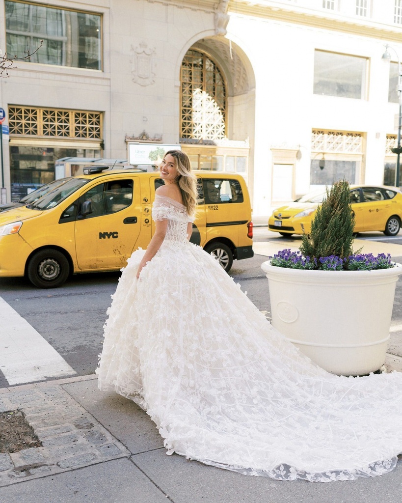 @kyleeyeephoto Styling _ Coordination _ @lepetiteprive Bridal Atelier _ @theatelierstudioofficial @profjimmychoo @thecourtyardconsulting.jpg @kyleeyeephoto Styling _ Coordination _ @lepetiteprive Bridal Atelier _ @theatelierstudioofficial @profjimmychoo @thecourtyardconsulting.jpg