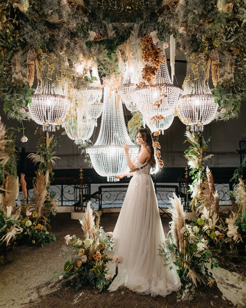 Chandelier_182_websize.jpg Chandelier_182_websize.jpg