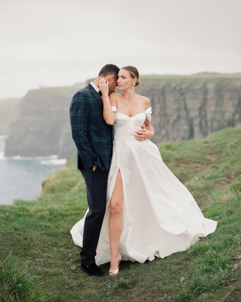 8_hopehelmuthweddings_1702394147_3256240477474707735_3514159928.jpg