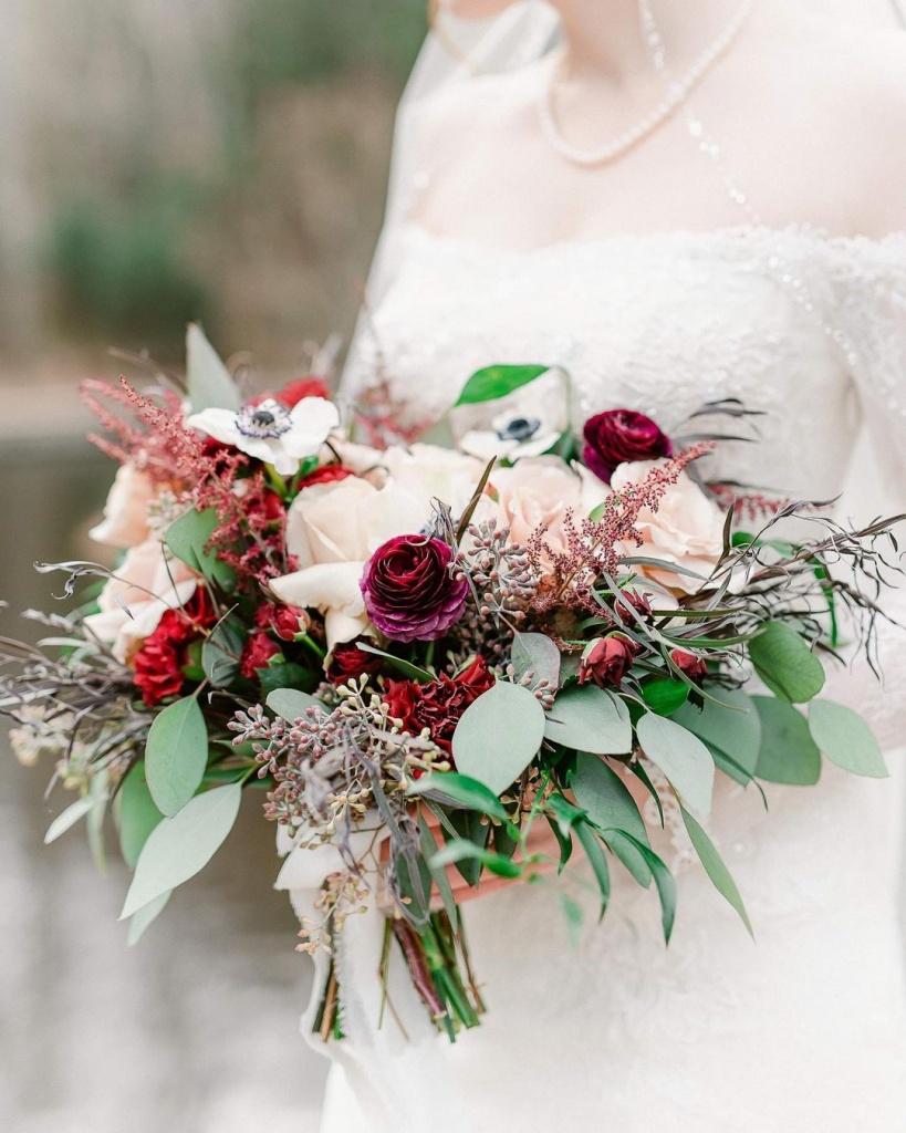 Use your wedding color palette Use your wedding color palette
