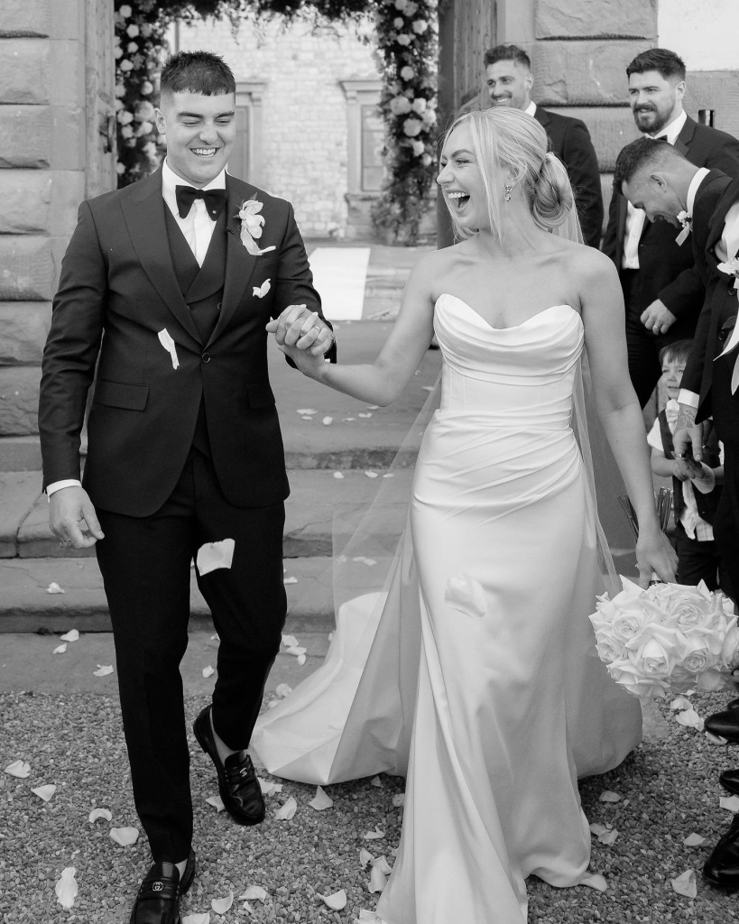 73_tuscanyweddingphotographers_1706638623_3291845822294186683_4053293946.jpg