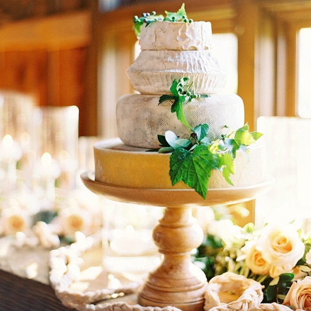 Alternative to a wedding cake: the best desserts for the celebration Alternative to a wedding cake: the best desserts for the celebration