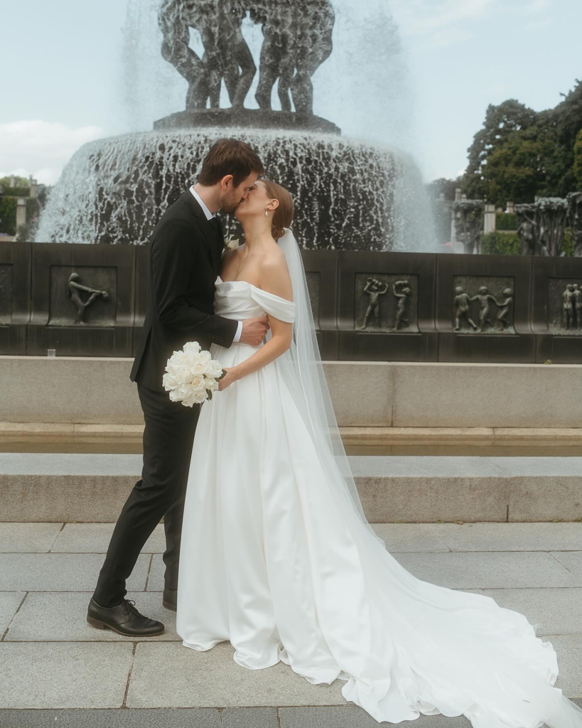 1_victoriajoyphoto_1701718854_3250575806177197938_40728331227.jpg