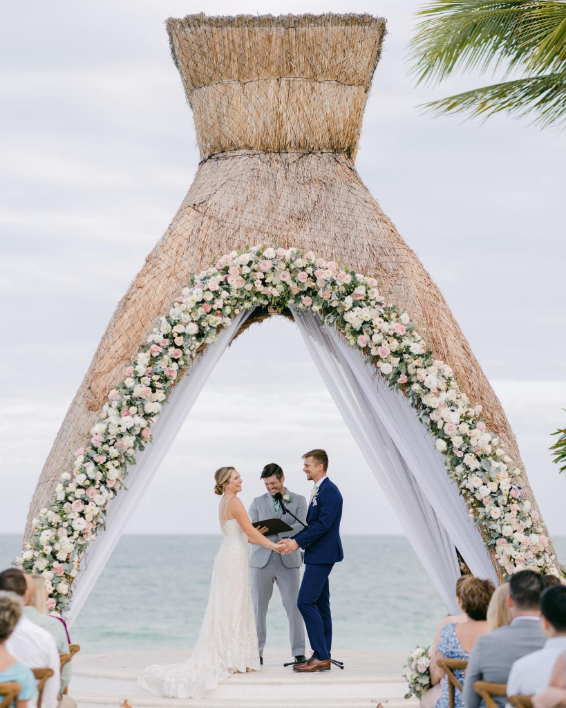 49_cocoknot_weddings_1686601540_3123762590044840362_14194324775.jpg