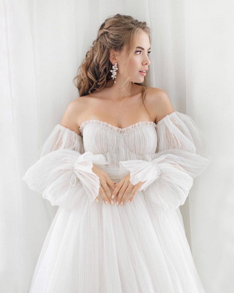 Off the Shoulder Sleeves Off the Shoulder Sleeves
