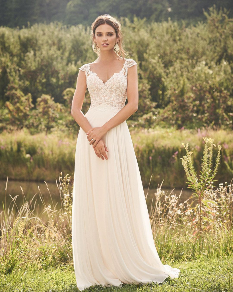 taftentule_bridal taftentule_bridal empire waist.jpg