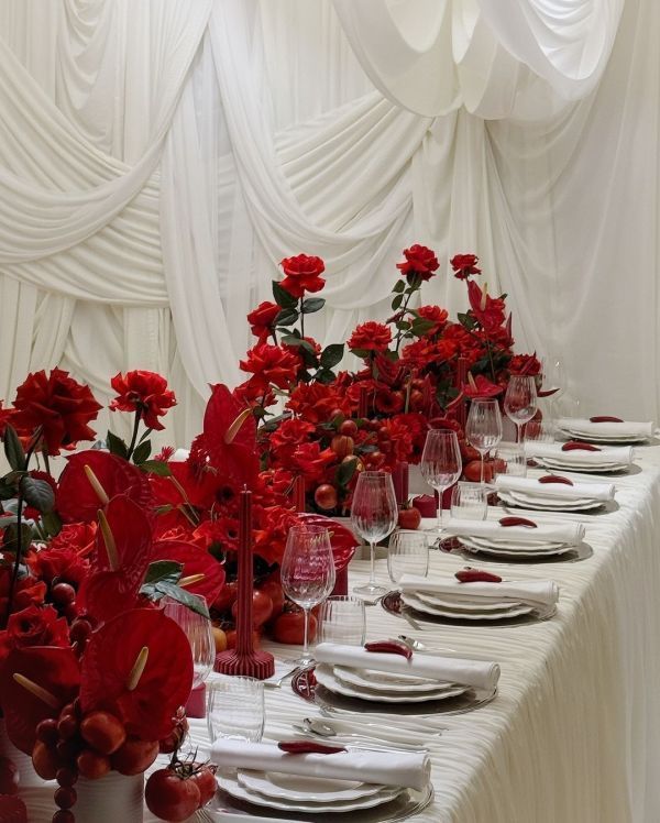 8 Gorgeous December Wedding Color Palettes 8 Gorgeous December Wedding Color Palettes photo