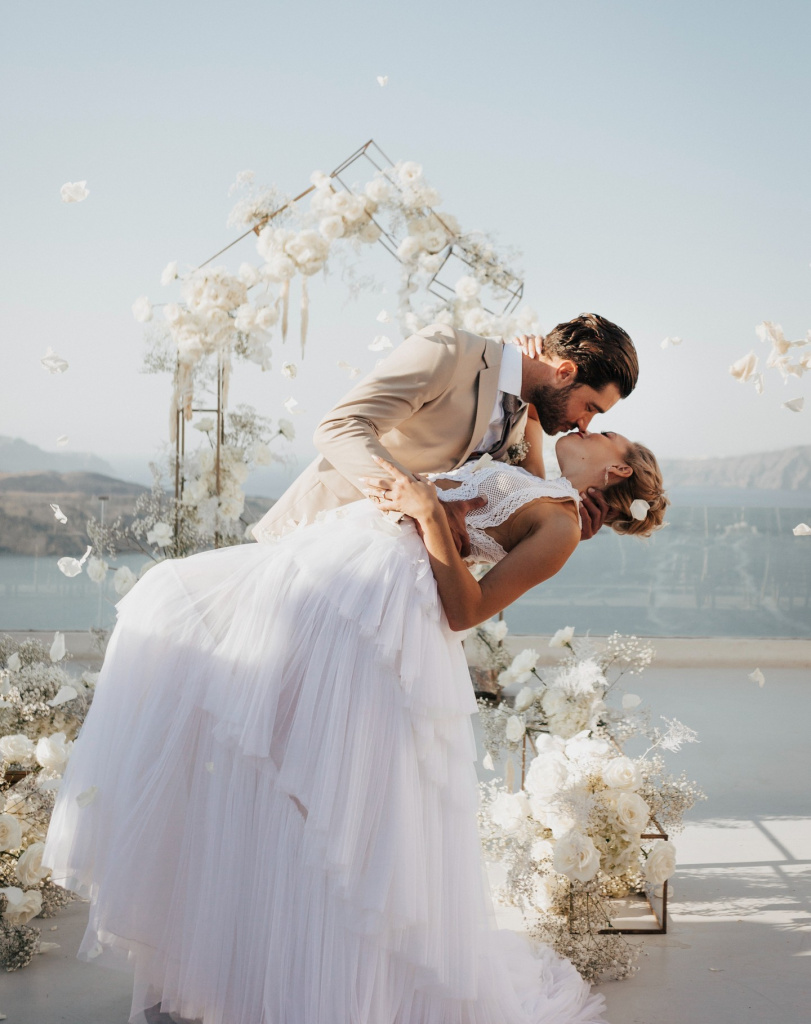 21_bloom_de_fleur_santorini_1675187766_3028016908055999479_31151310686 (1).jpg
