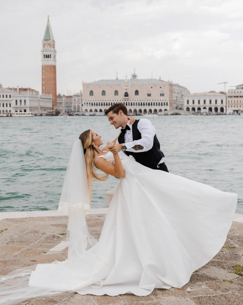 57_andrewbayda_wed_1702308018_3255518078463762236_3168717903.jpg