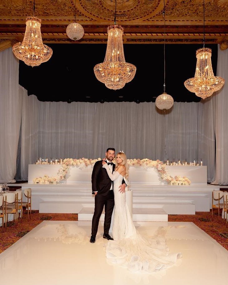 30_plazaballroomweddings_1662605828_2922471965350239524_7461834109.jpg