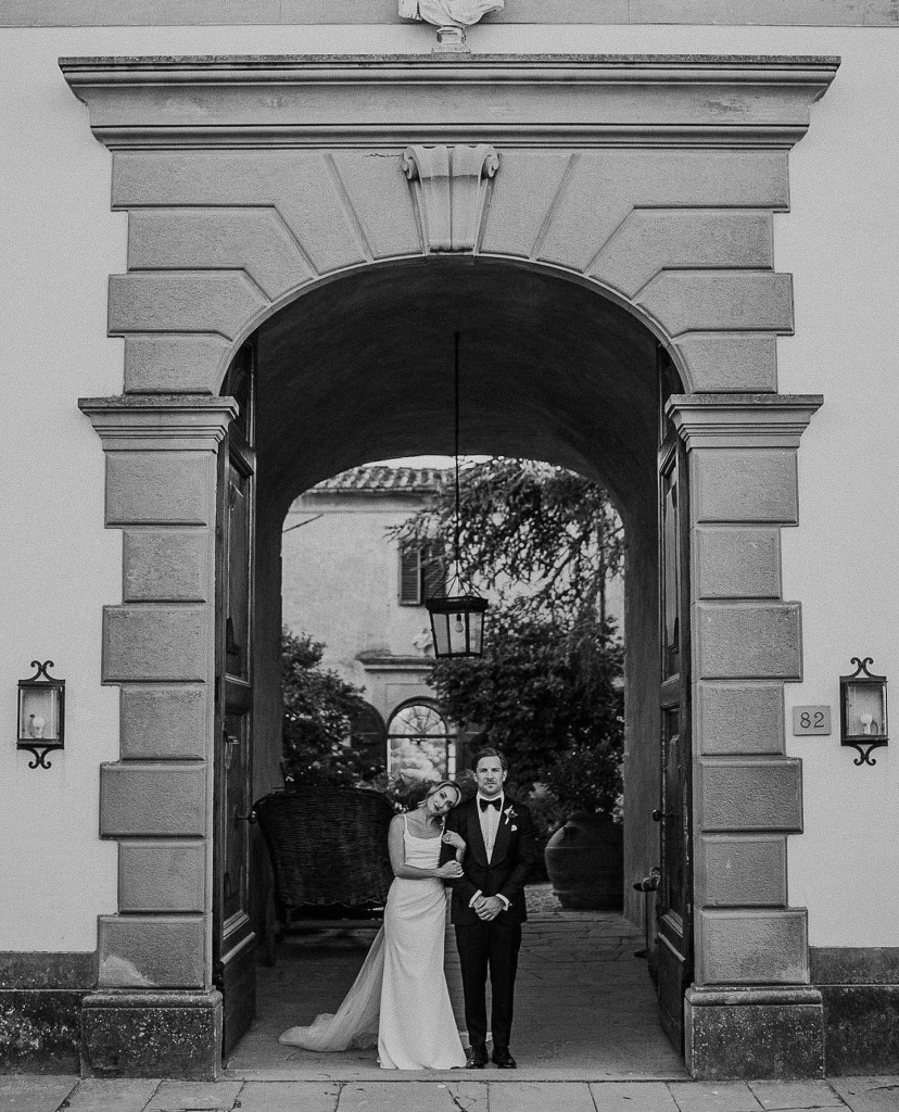 40_runawaybridalco_1713477918_3349217983261936509_8350936250.jpg