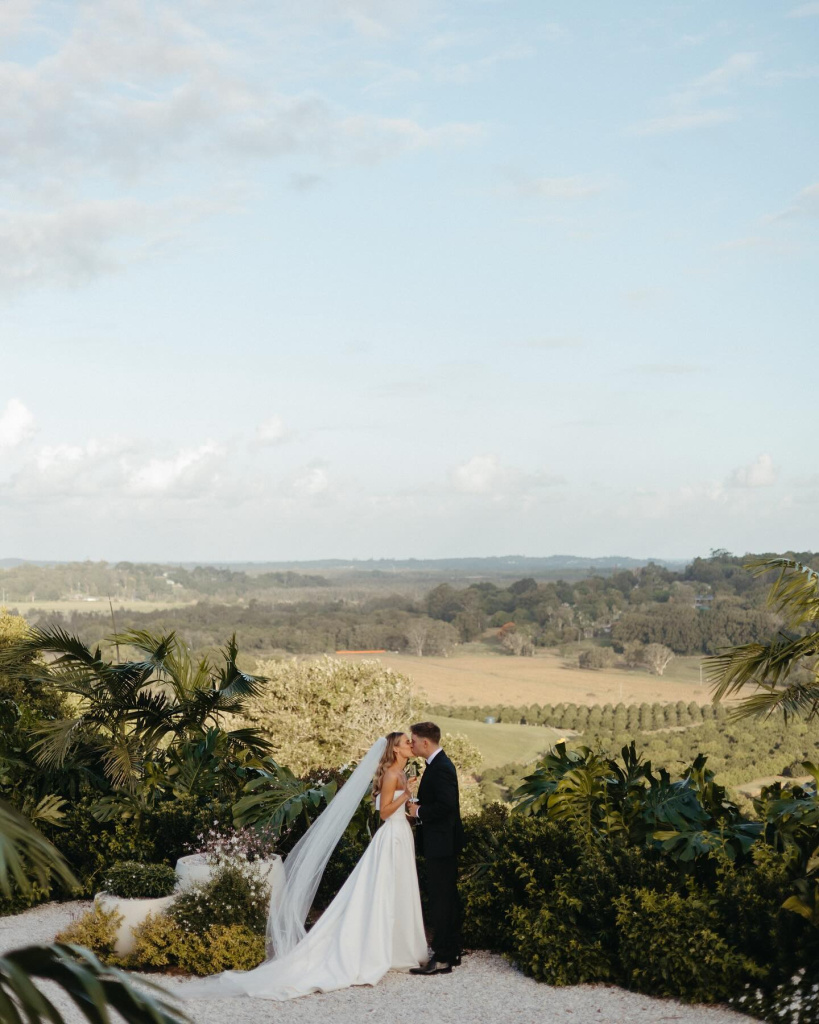 19_allumeweddings_1714806525_3360363147593962094_7334067019.jpg