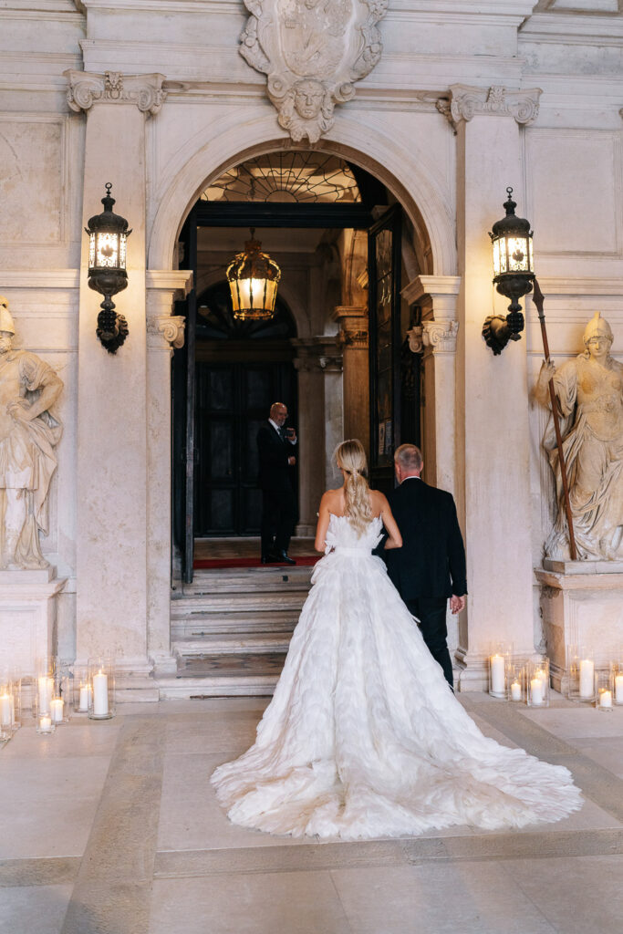 5_luxury-wedding-photographer-venice-01715-683x1024.jpg