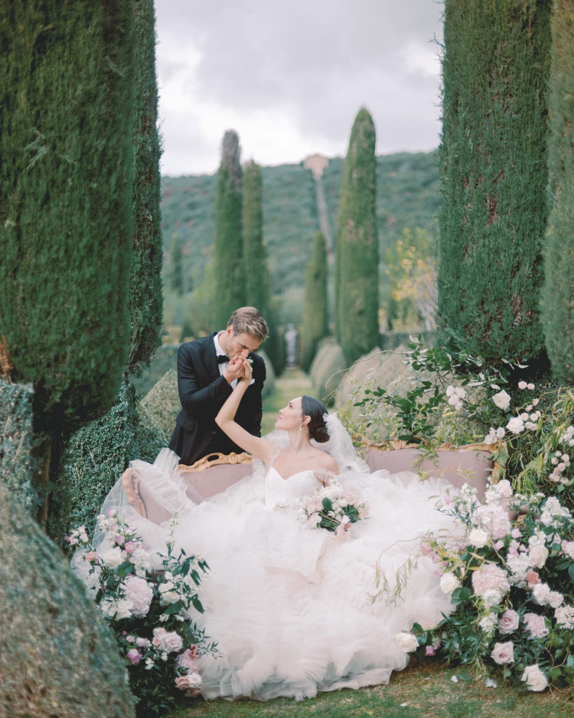 48_amv_weddings_1674741838_3024276193130138300_4785495906.jpg