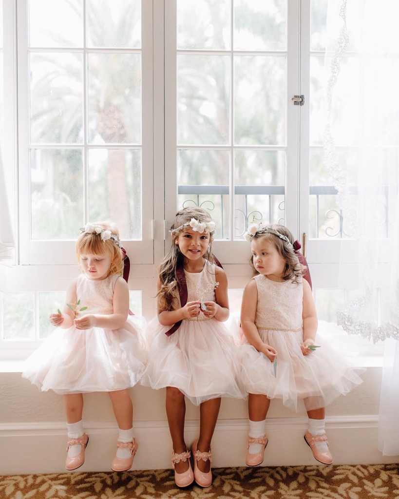A wedding without the hassle: how to entertain the little guests A wedding without the hassle: how to entertain the little guests photo