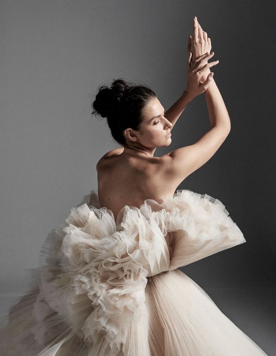 Lace & Tulle Lace & Tulle
