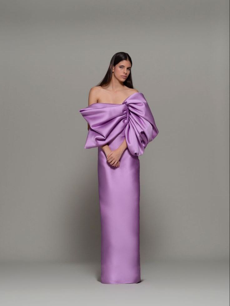 9 Bridesmaid Dress Colors That Will Be Everywhere in 2025 9 Bridesmaid Dress Colors That Will Be Everywhere in 2025 photo