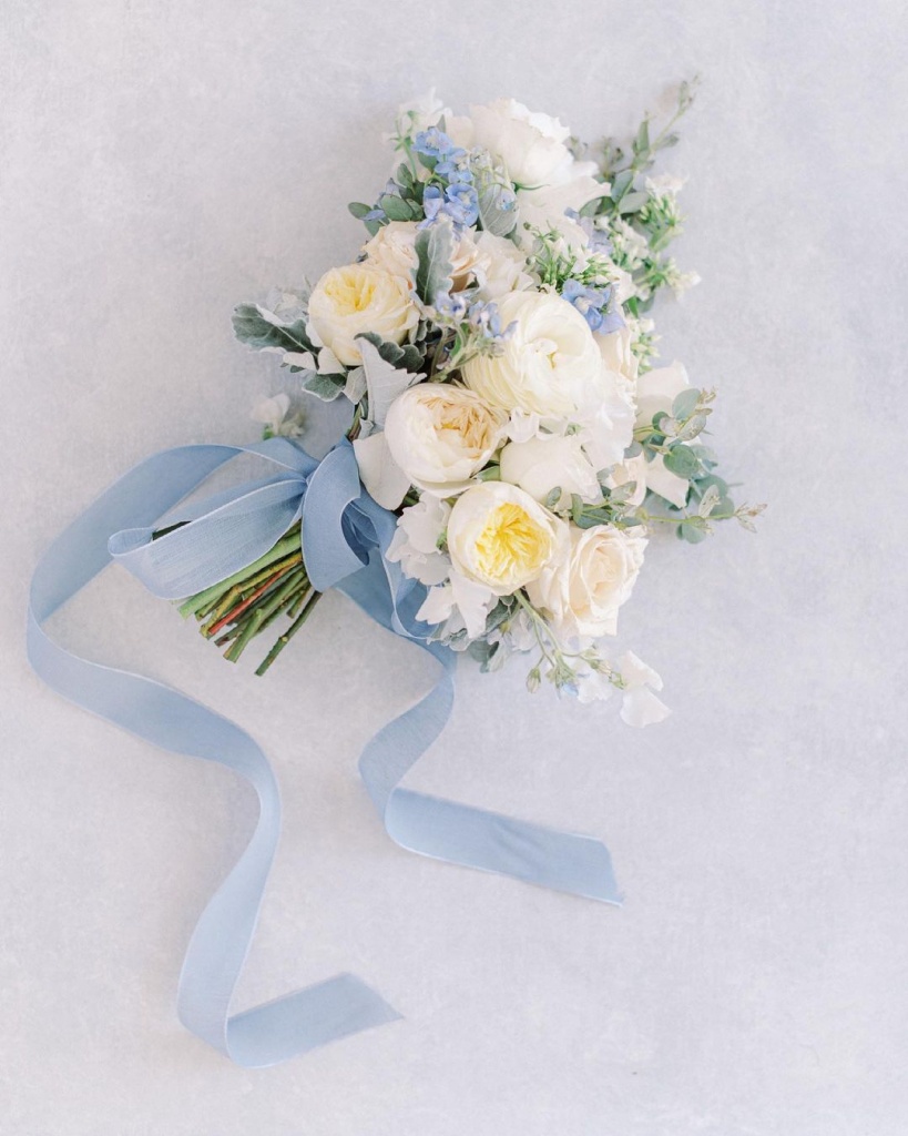 Use your wedding color palette Use your wedding color palette