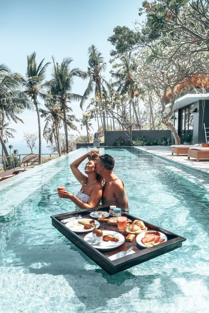 5_Breakfast with a view.jpg