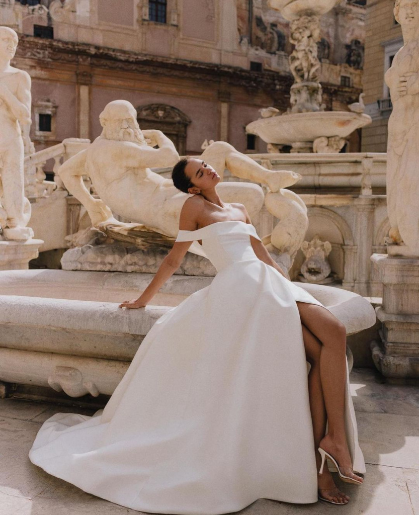@moniquelhuillierbride @moniquelhuillierbride