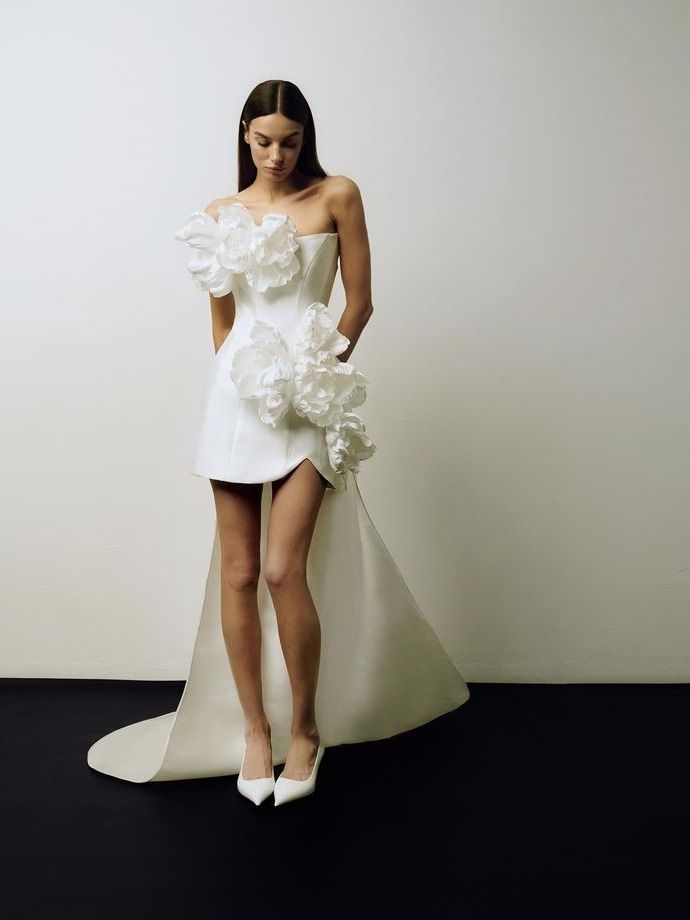 32 Nature-Inspired Wedding Dress Ideas for New Zealand Brides 32 Nature-Inspired Wedding Dress Ideas for New Zealand Brides photo