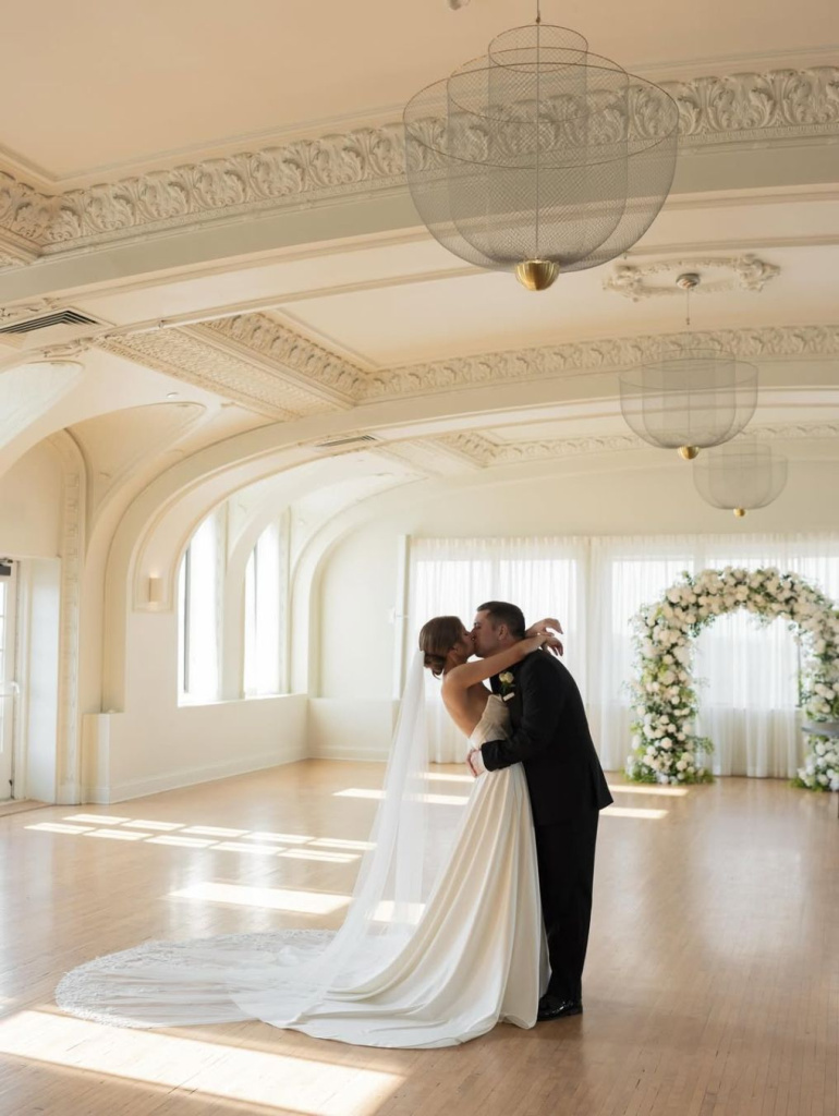 preview-planners-styled-in-white-events-portfolio-photo-547112.jpg preview-planners-styled-in-white-events-portfolio-photo-547112.jpg