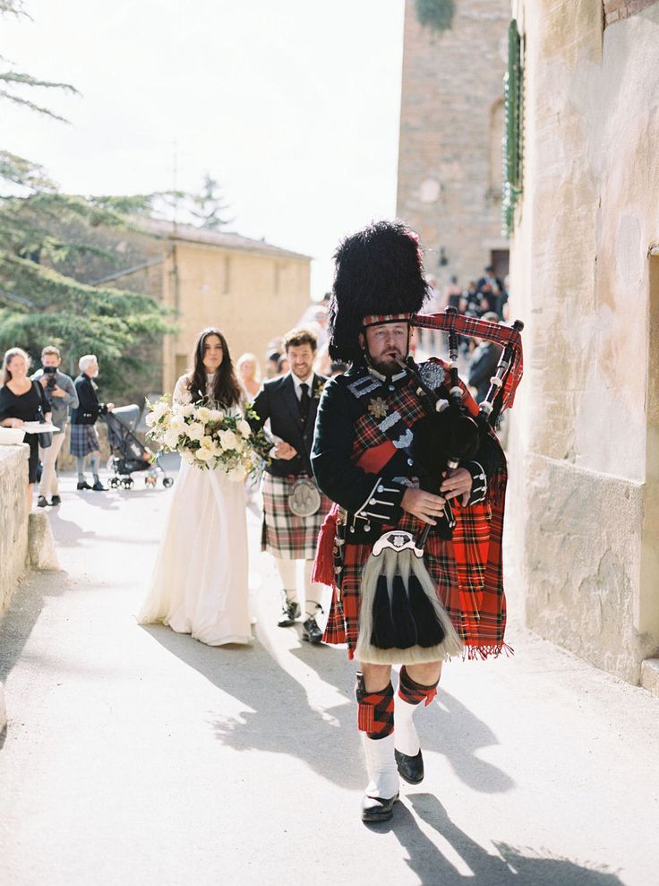 Cultural Harmony: Bagpipes in Scottish Wedding Celebrations Cultural Harmony: Bagpipes in Scottish Wedding Celebrations photo