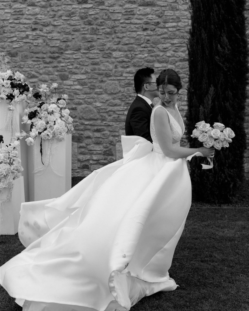15_akstudiowedding_1688111732_3136430992645019911_8107042159.jpg
