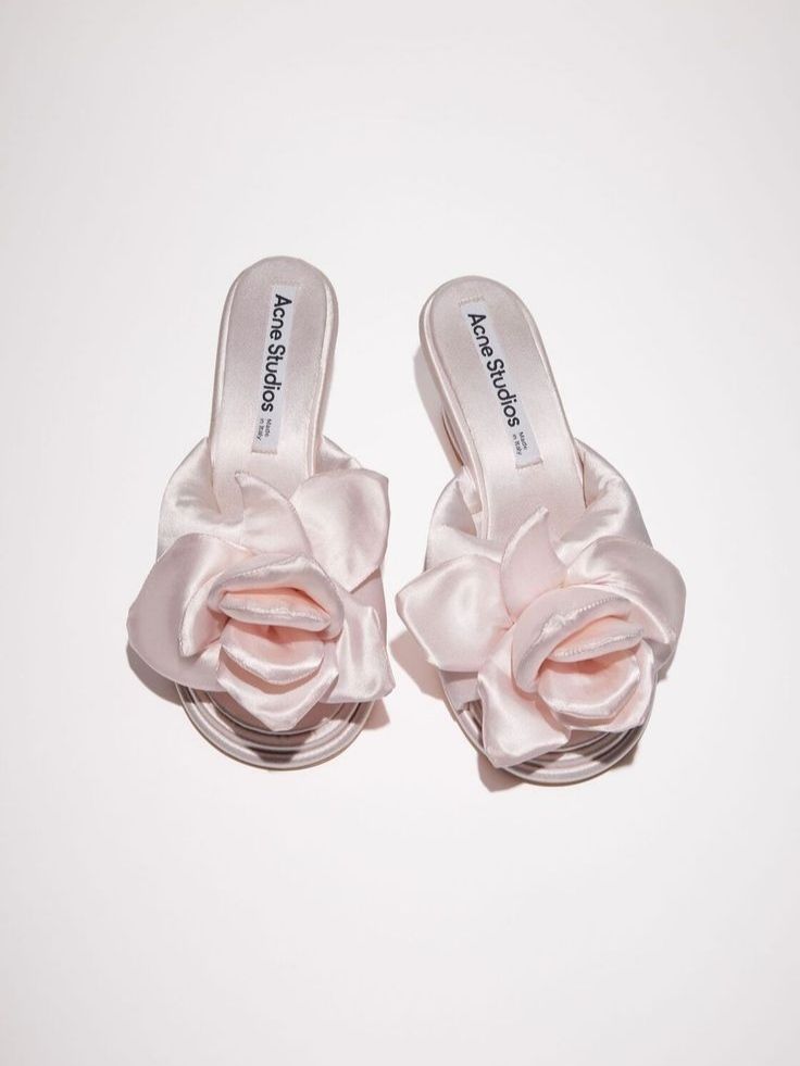 28 Pretty in Pink: Stunning Wedding Shoes 28 Pretty in Pink: Stunning Wedding Shoes photo