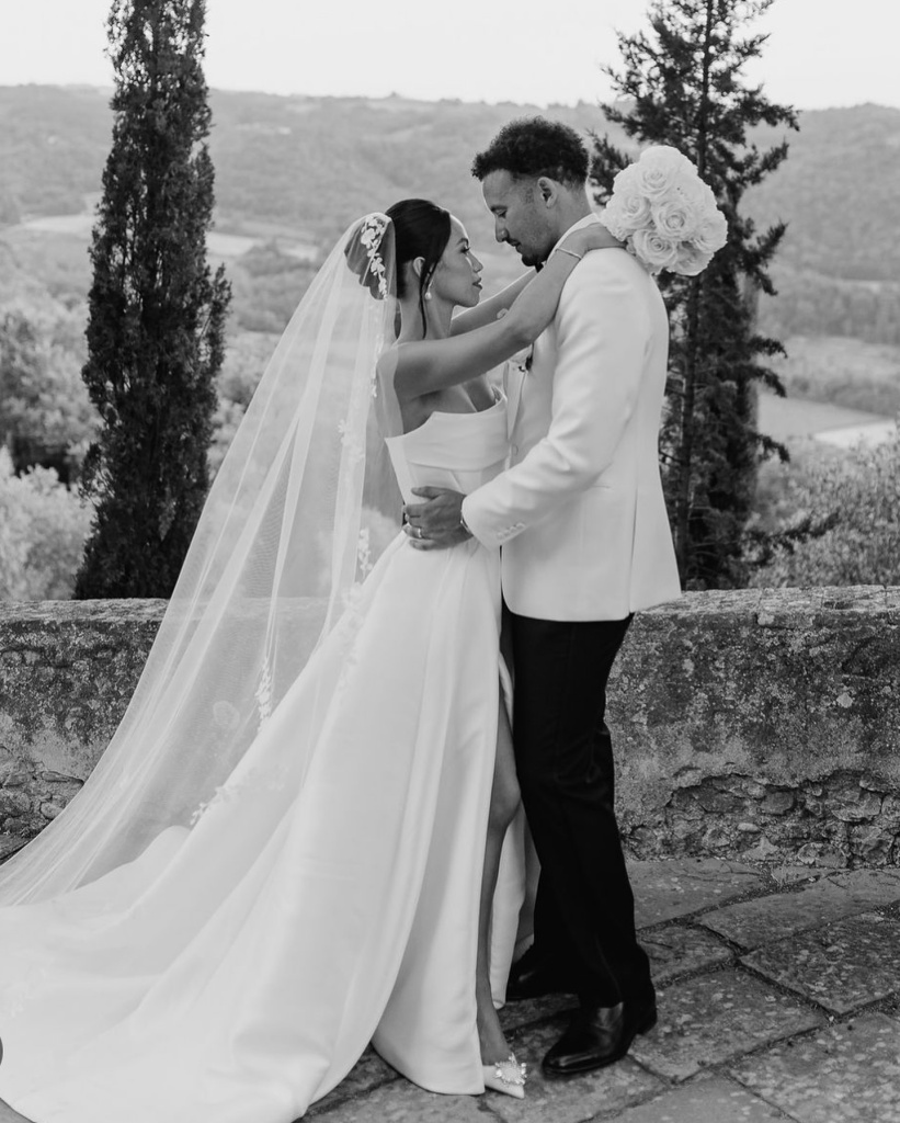 16_spherebridalgallery_1722220078_3422552537364854253_1294051503.jpg