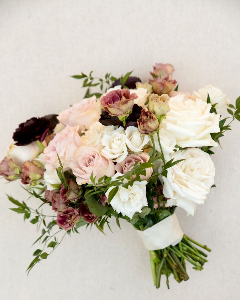 Know the basics of wedding flowers Know the basics of wedding flowers