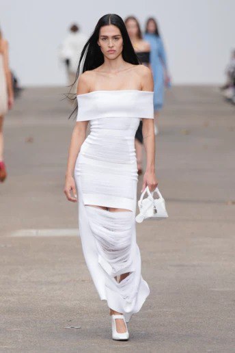 Paris Fashion Week Spring/Summer 2025: Highlights with a Touch of Bridal Inspiration Paris Fashion Week Spring/Summer 2025: Highlights with a Touch of Bridal Inspiration photo