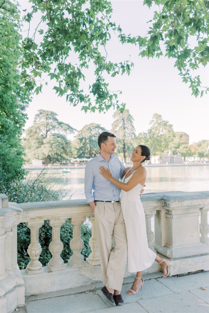 16_destination_wedding_photographer_in_stockholm_helloalora_anna_lundgren_madrid_elopement_wedding_in_el_retiro_park_in_madrid (1).jpg