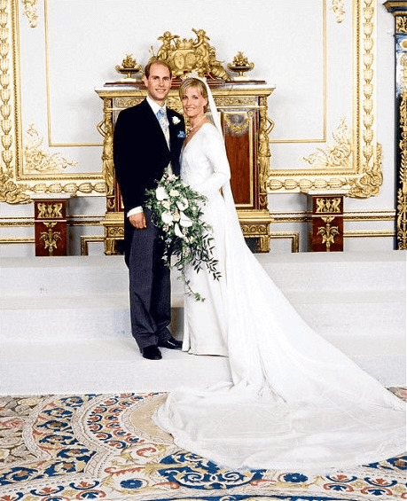 edward-sophie-wedding-dress.jpg