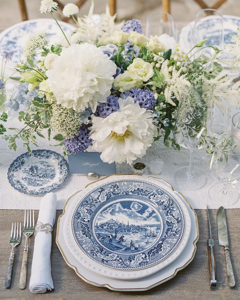 Centerpieces & Tables capes Centerpieces & Tables capes
