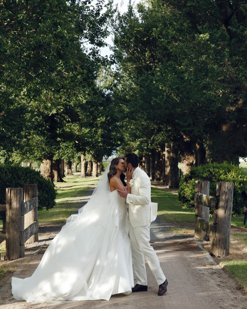 43_imagehausweddings_1669789379_2982731955801364571_638322538.jpg