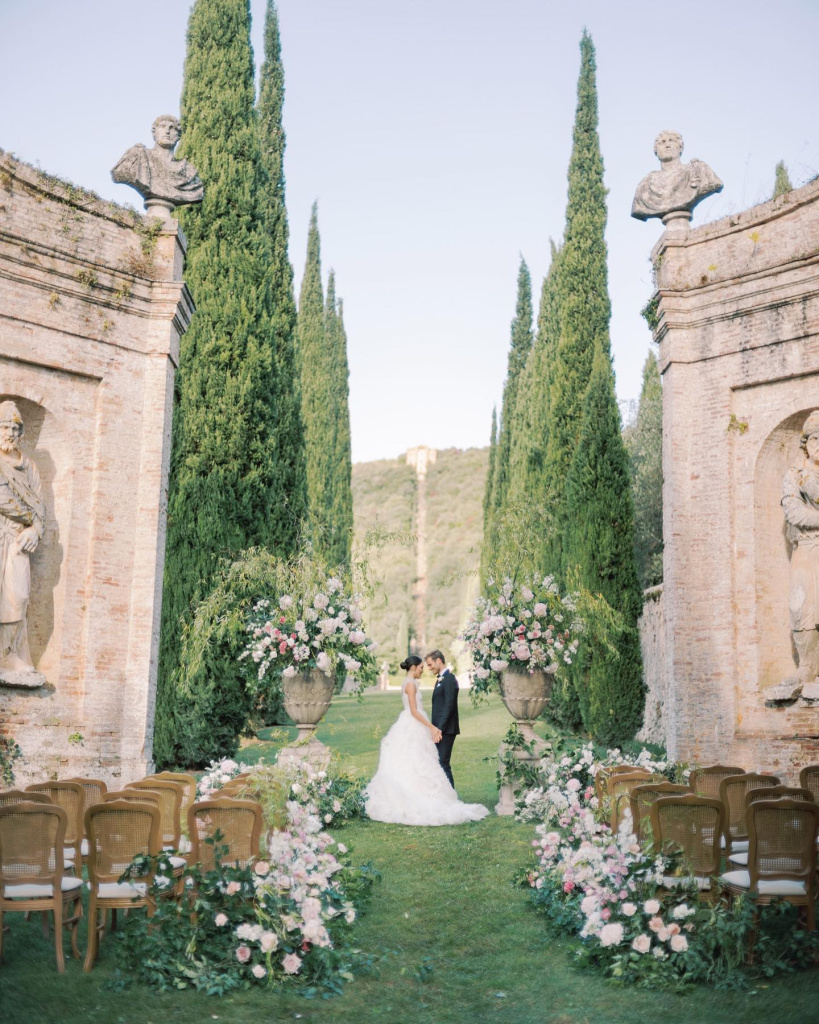 49_amv_weddings_1674741838_3024276193130196471_4785495906.jpg