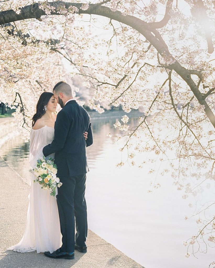 Pastels and Green In a Spring Wedding Photosession Pastels and Green In a Spring Wedding Photosession