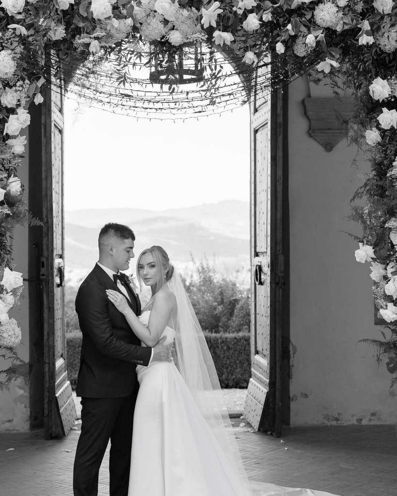 74_tuscanyweddingphotographers_1706638623_3291845822302550383_4053293946.jpg