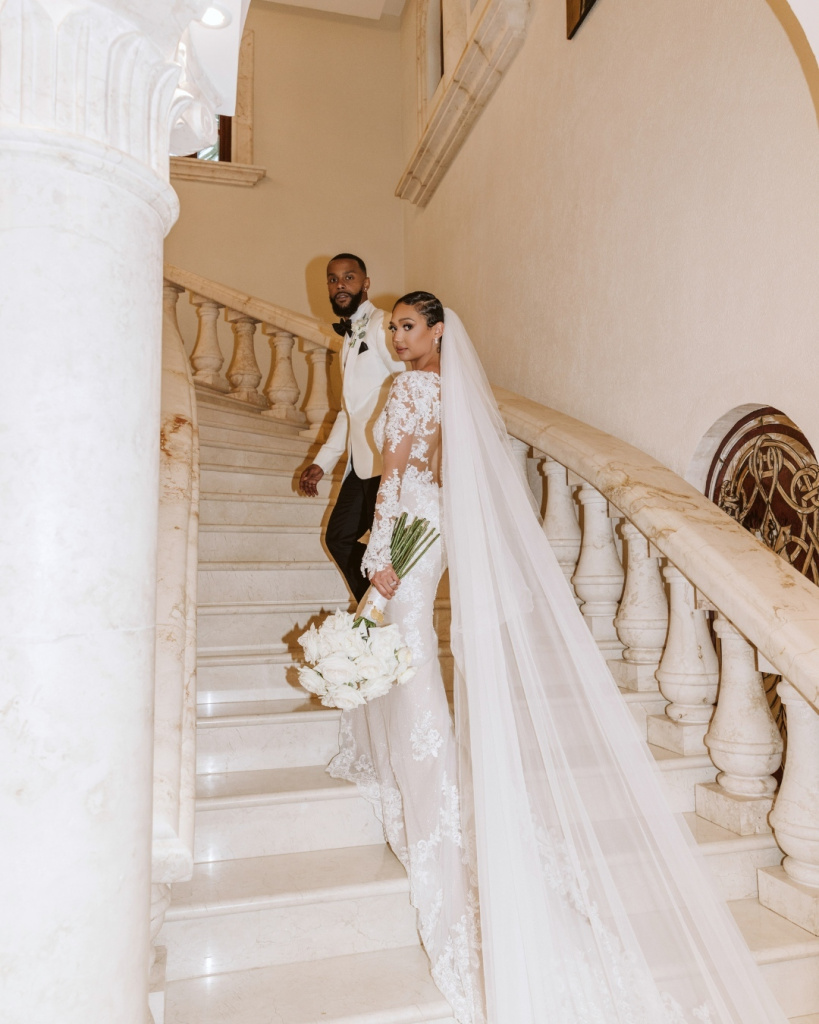26_junebugweddings_1697032856_3211266476219583583_204639447.jpg