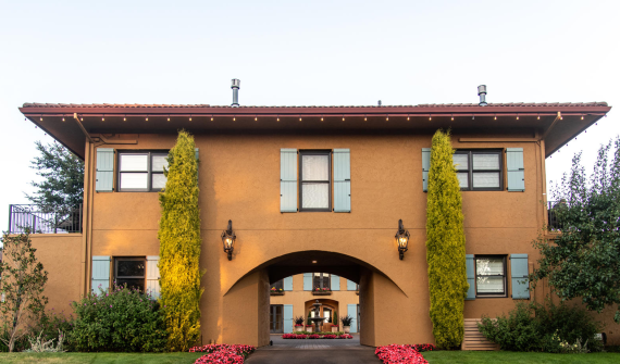 Black Walnut Inn & Vineyard