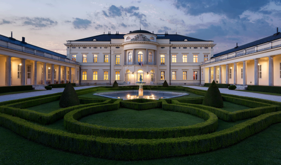 Károlyi - Kastély Hotel & Restaurant