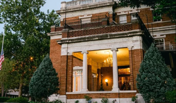 The Loose Mansion