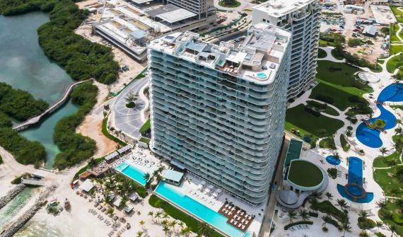 SLS Cancun Hotel & Residences