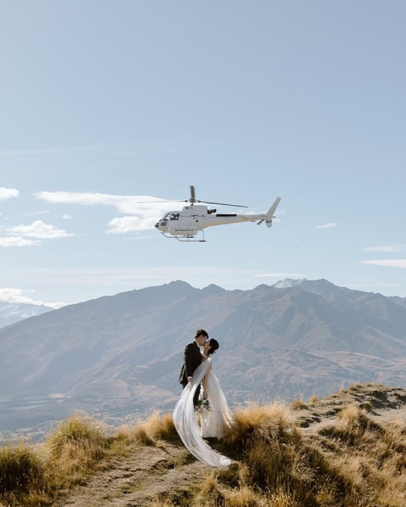 aMoment Wedding