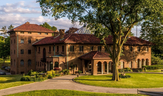 The Village Club of Sands Point