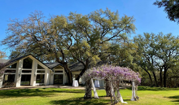 Los Encinos Hill Country Estate