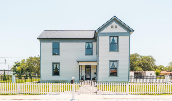 Chateau Claire Boutique Bed & Breakfast